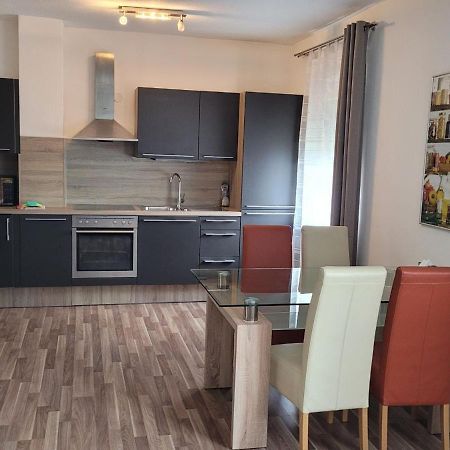 Zentral Gelegene, Sehr Ruhige Und Helle Wohnung Грац Екстериор снимка
