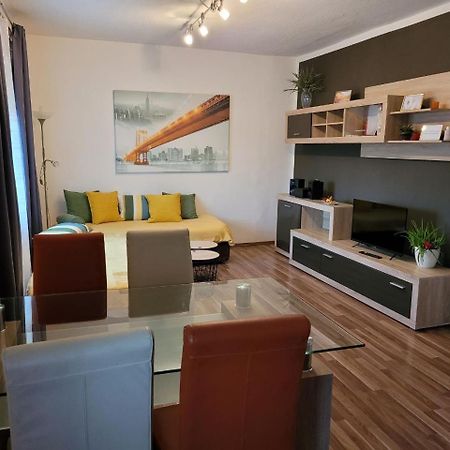 Zentral Gelegene, Sehr Ruhige Und Helle Wohnung Грац Екстериор снимка