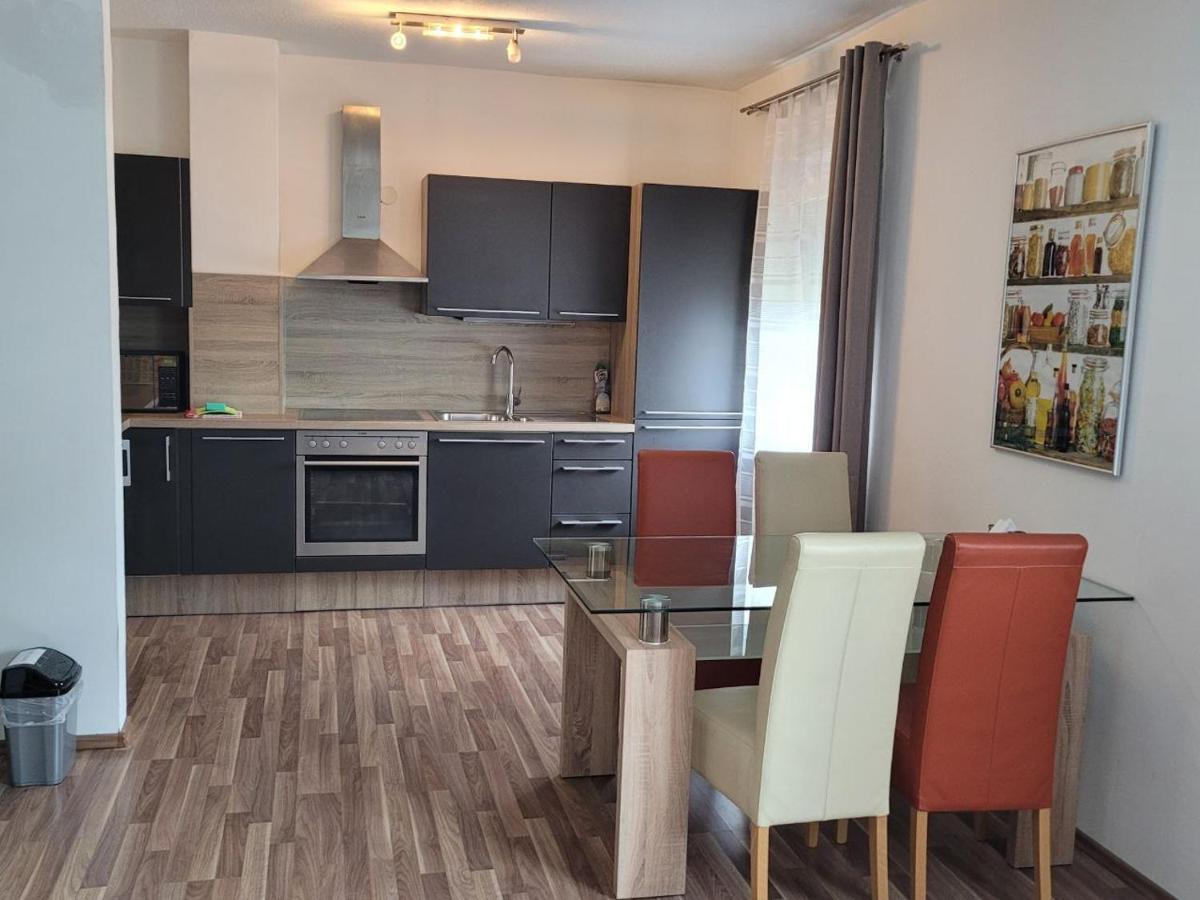 Zentral Gelegene, Sehr Ruhige Und Helle Wohnung Грац Екстериор снимка