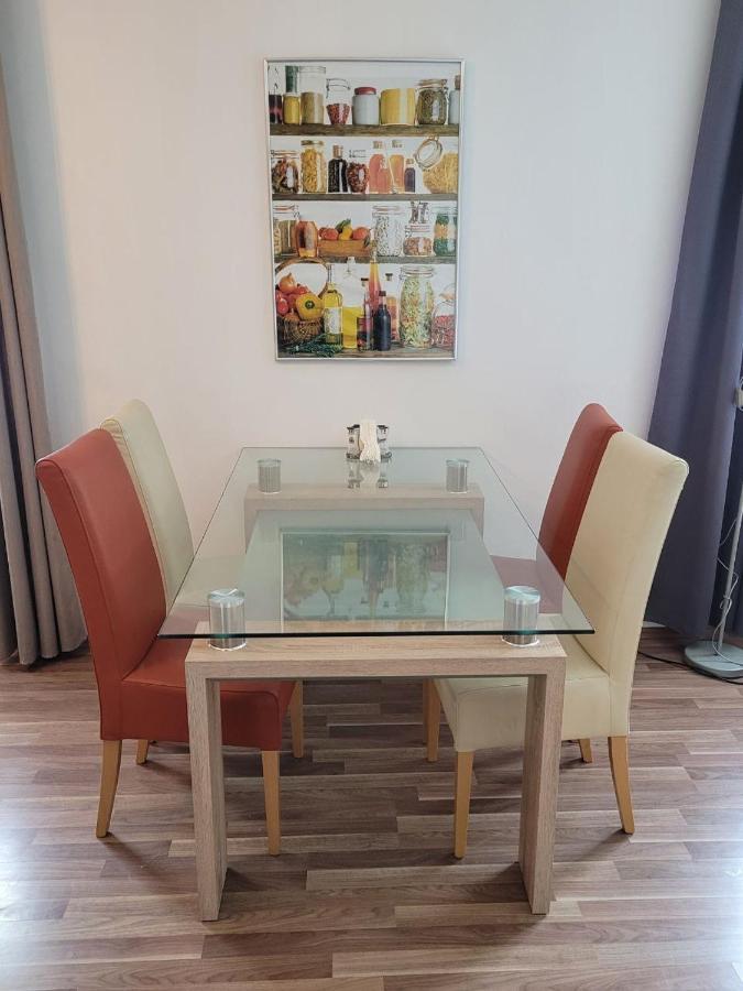 Zentral Gelegene, Sehr Ruhige Und Helle Wohnung Грац Екстериор снимка