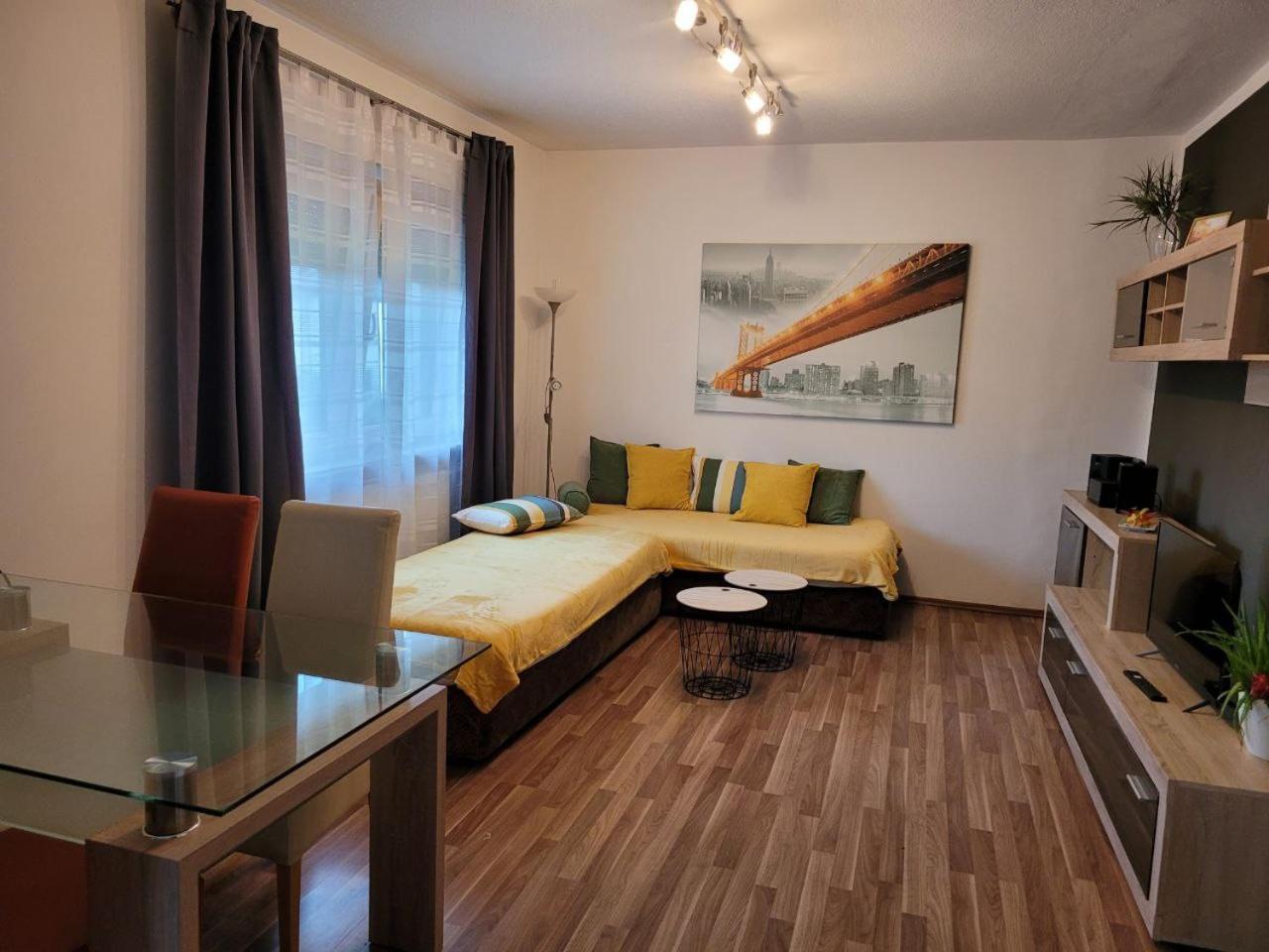 Zentral Gelegene, Sehr Ruhige Und Helle Wohnung Грац Екстериор снимка